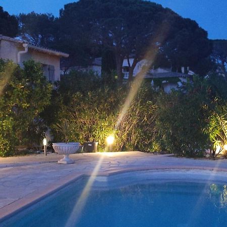Grand Appartement Dans Maison Avec Piscine Privee Fréjus Buitenkant foto