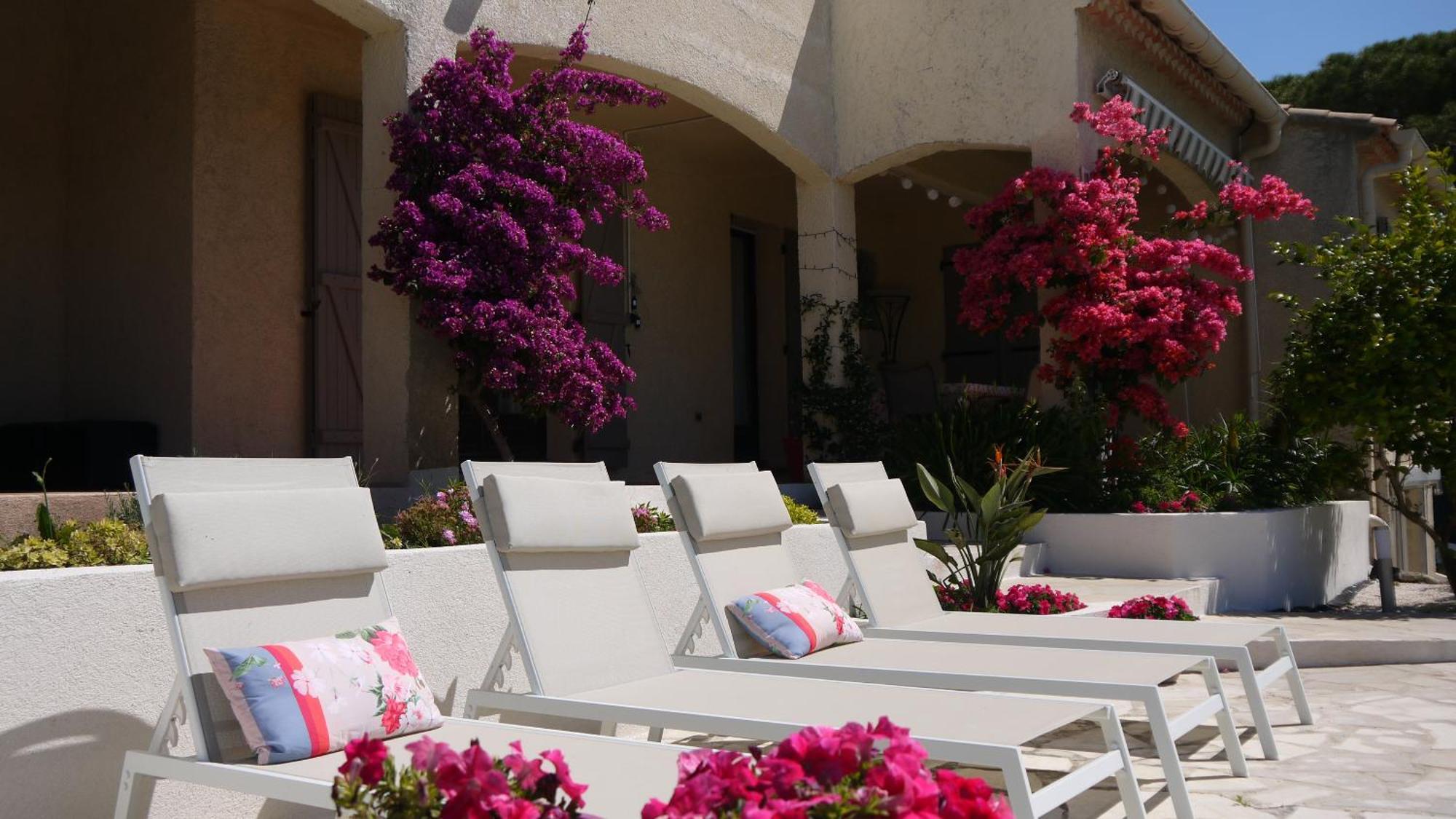 Grand Appartement Dans Maison Avec Piscine Privee Fréjus Buitenkant foto