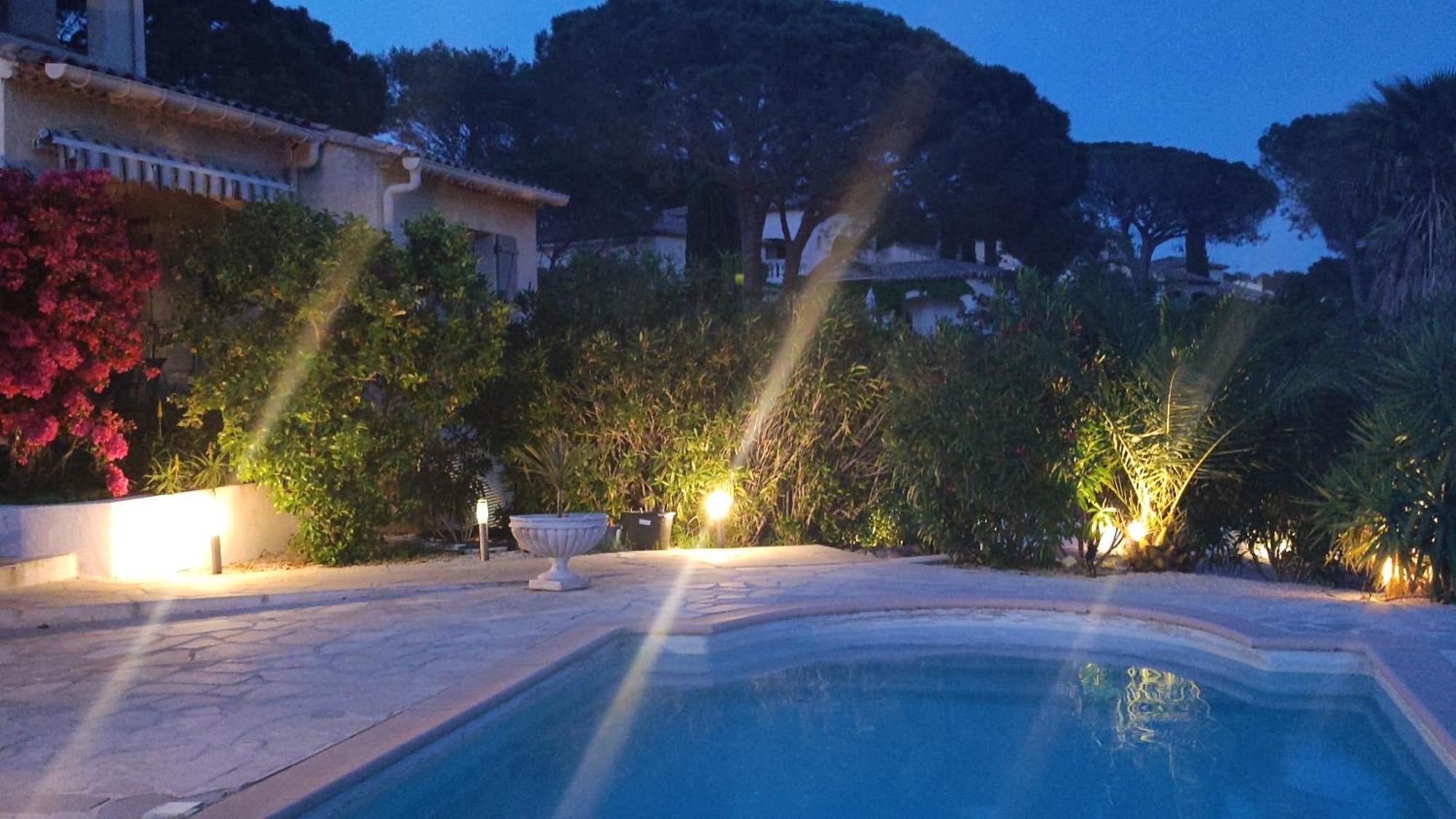 Grand Appartement Dans Maison Avec Piscine Privee Fréjus Buitenkant foto